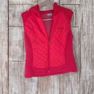 Columbia Women's Red Quilted Vest